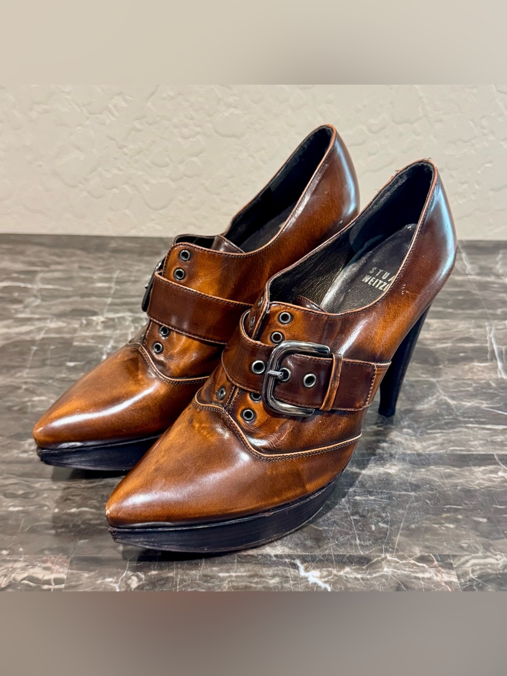 Stuart Weitzman Polished Brown Leather Point Toe Platform Oxford Heels